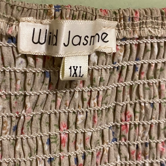 Wild Jasmine front lace puff sleeve top - Picture 5 of 7